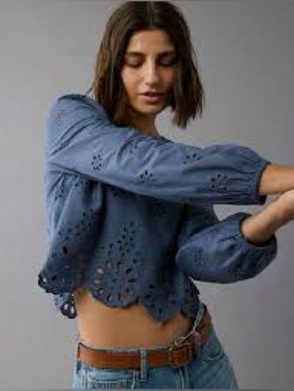 AE Long-Sleeve High Neck Crop
Top